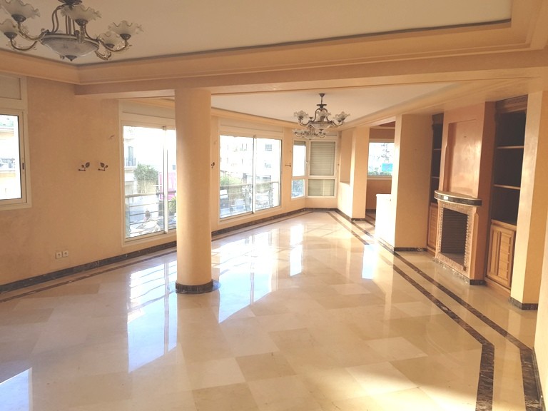 Un appartement spacieux en location vide sur Racine