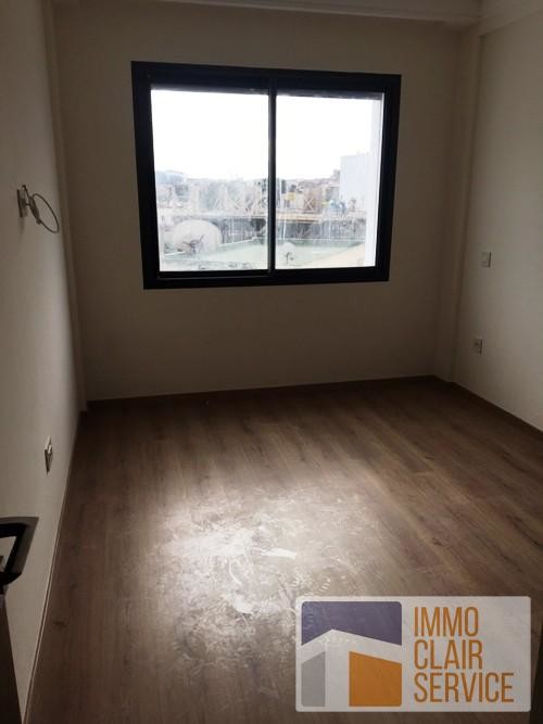 Très beau studio neuf et sans vis-à-vis à louer. — 2