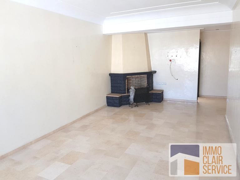 Sur val fleuri location vide d'un joli appartement
