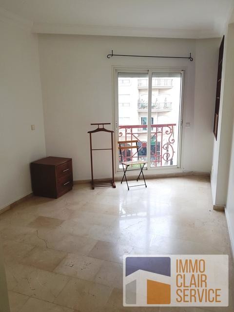 Beau studio en location vide sur racine — 5