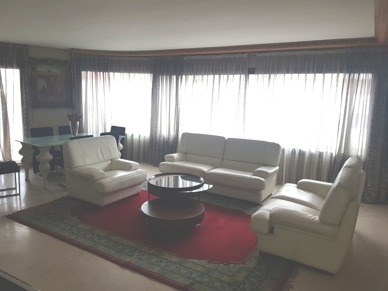 Location Appartement Meublé 130m² Triangle D'or — 2