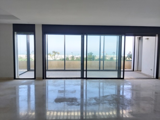 Appartement en location non meublé de haut stanting avec vue sur la mer à Ain Diab Casablanca. — 3