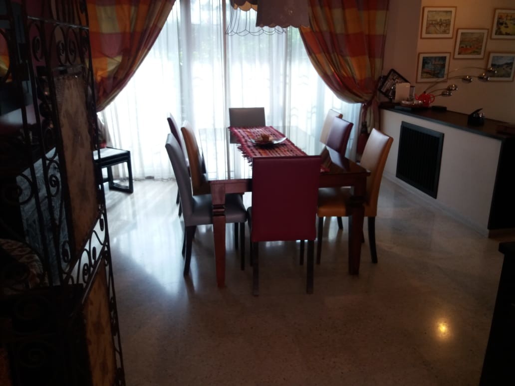 Villa 840 m² f Longchamps — 10