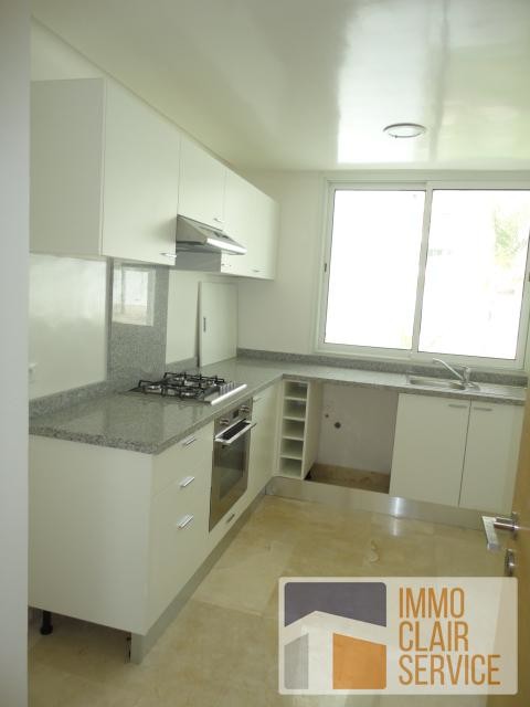 Un rez de jardin d'exception à vendre sur bouskoura — 6