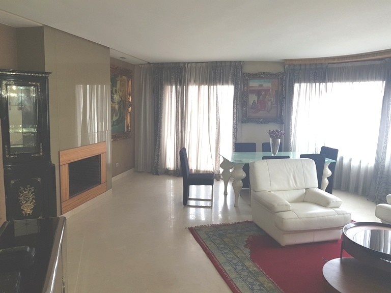 Location Appartement Meublé 130m² Triangle D'or