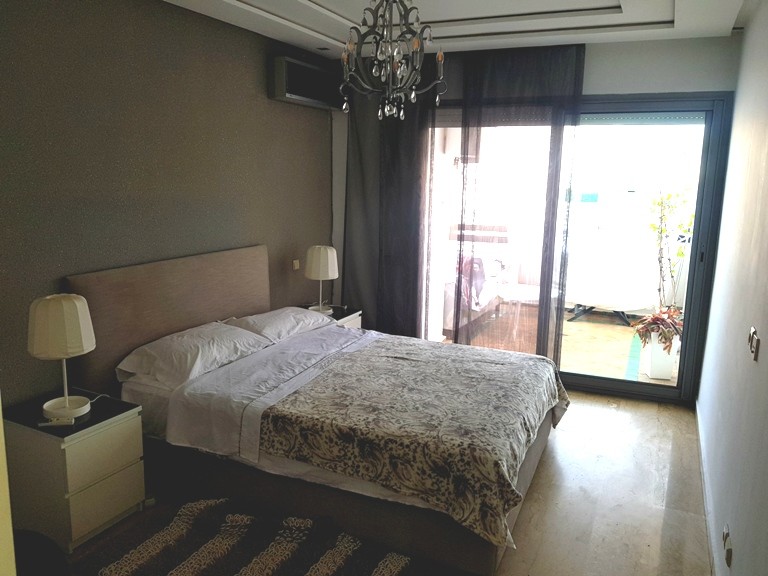 Location Appartement Meublé sans vis à vis avec Terrasse Quartier Bourgogne — 4
