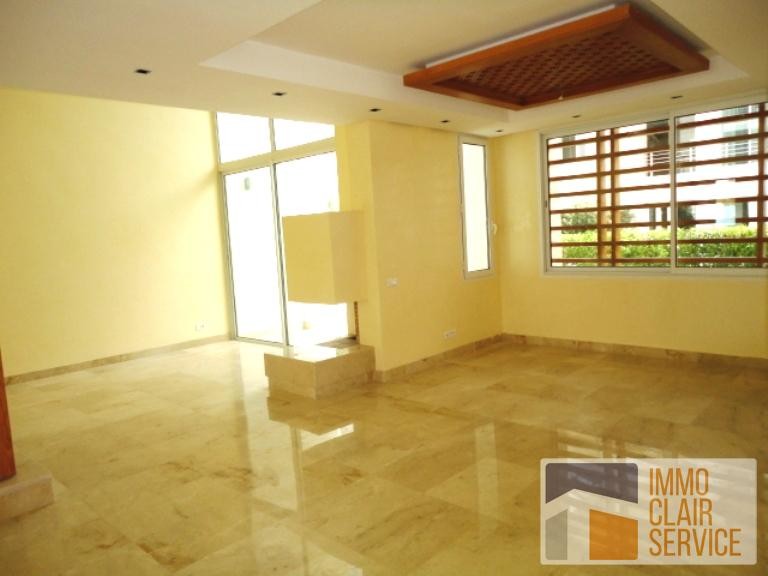 Un rez de jardin d'exception à vendre sur bouskoura — 3