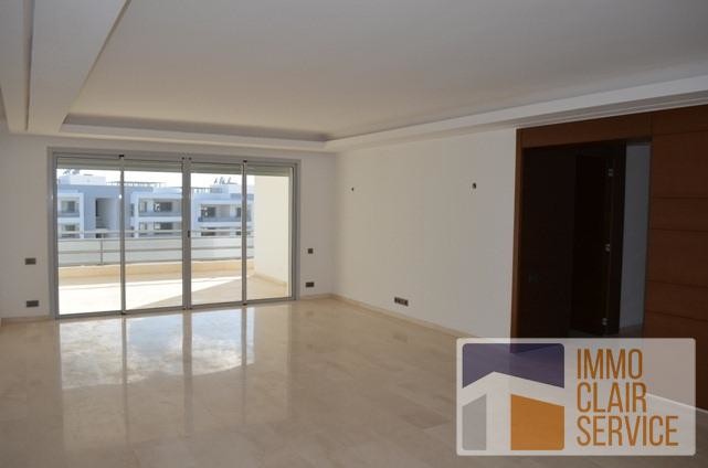 Bel appartement en location vide sur quartier Ain diab
