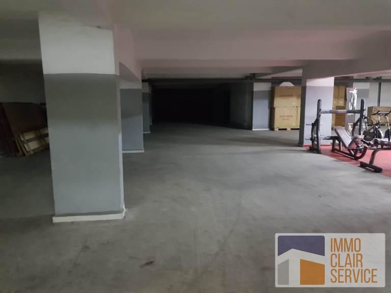 Un grand dépôt en location sur Maarif extension — 4