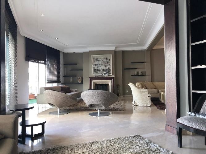 Appartement moderne de haut standing climatisé en location meublé au Racine Casablanca — 2