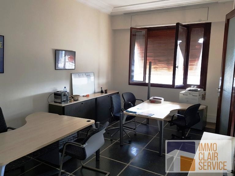 Un bureau bien agencé en location sur centre ville — 3