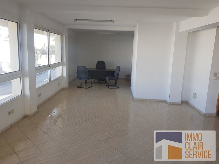 Location Local Commercial 118m² Quartier Des Hôpitaux — 2
