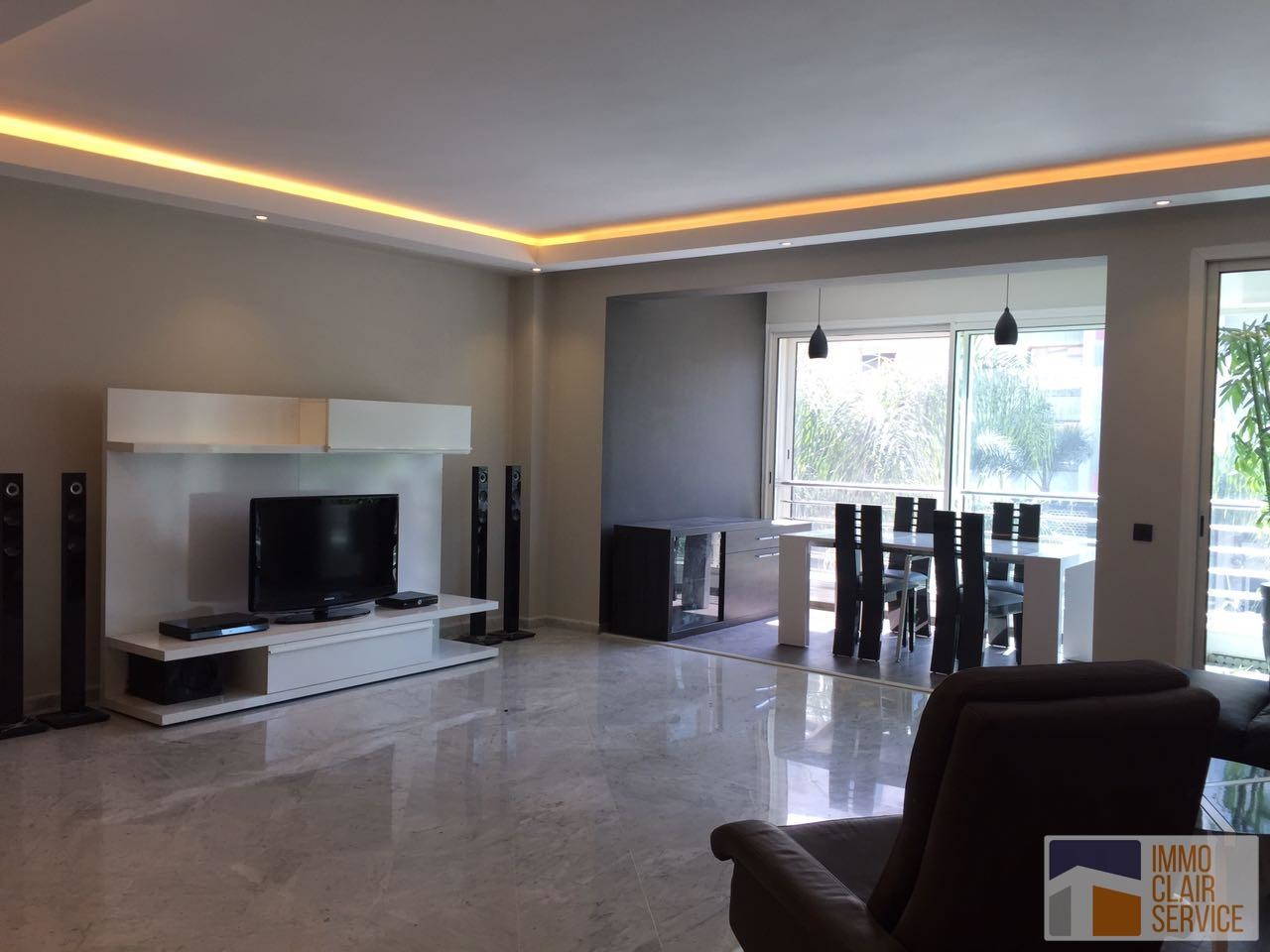 Location appartement moderne avec terrasse Racine Casablanca — 2