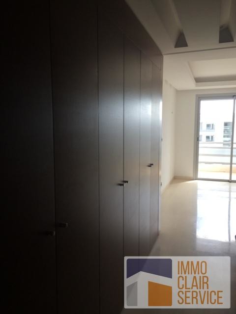 Bel appartement en location vide sur quartier Ain diab — 5