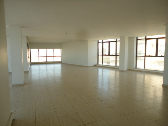 location bureau open space roches noires