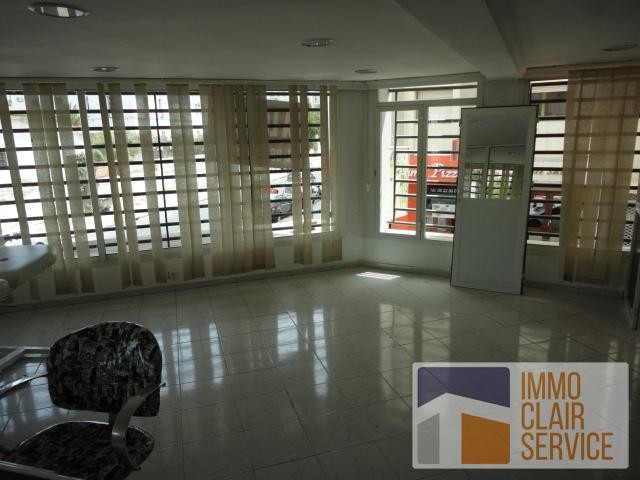 Un local en location sur quartier les hôpitaux de 52m² — 4