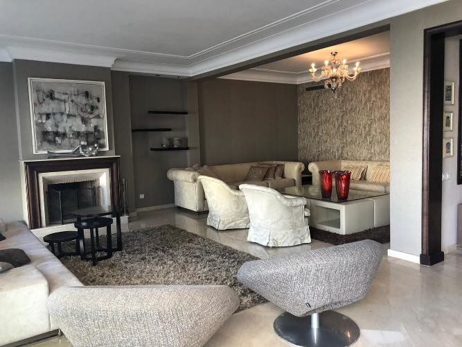 Appartement moderne de haut standing climatisé en location meublé au Racine Casablanca