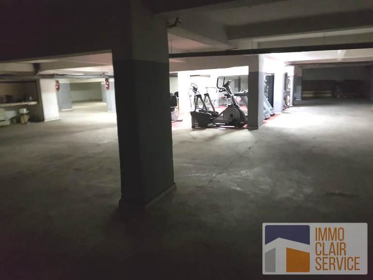 Un grand dépôt en location sur Maarif extension — 3