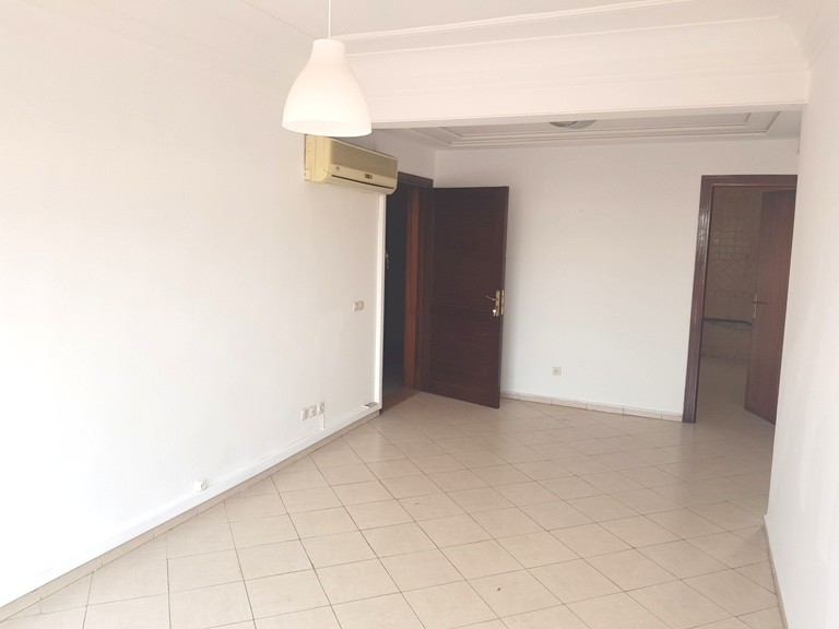 Bel appartement en location vide sur Maarif extension