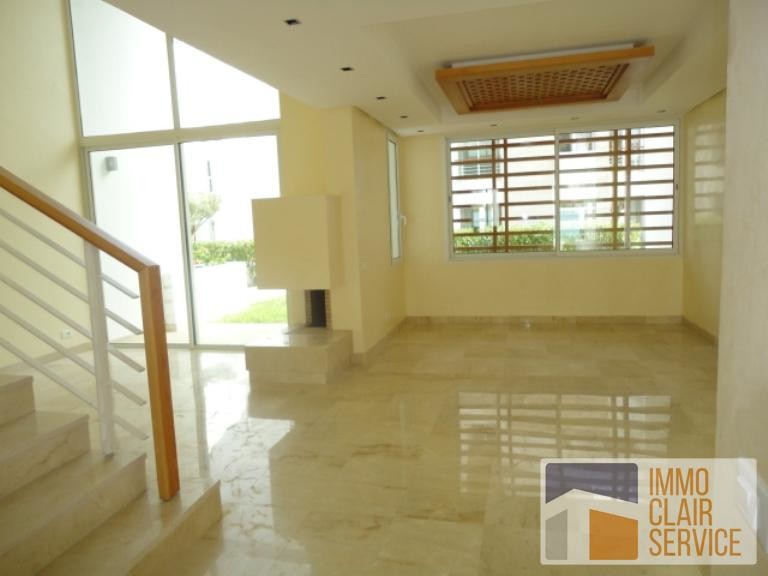 Un rez de jardin d'exception à vendre sur bouskoura — 4