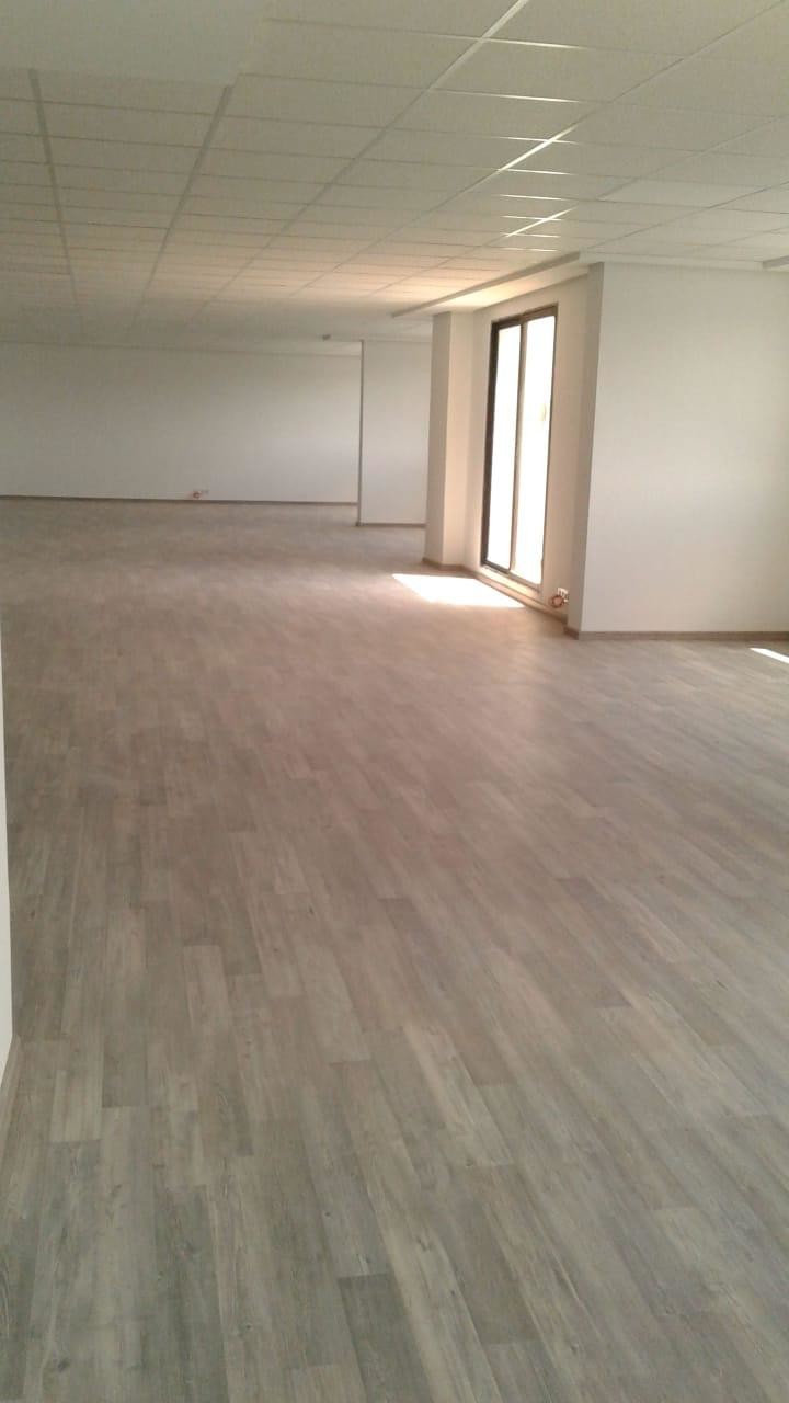 Bureau 190 m² à Franceville — 10