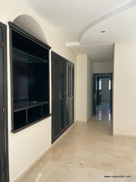 2 Mars: appartement vide 3 chambres, balcon. — 3
