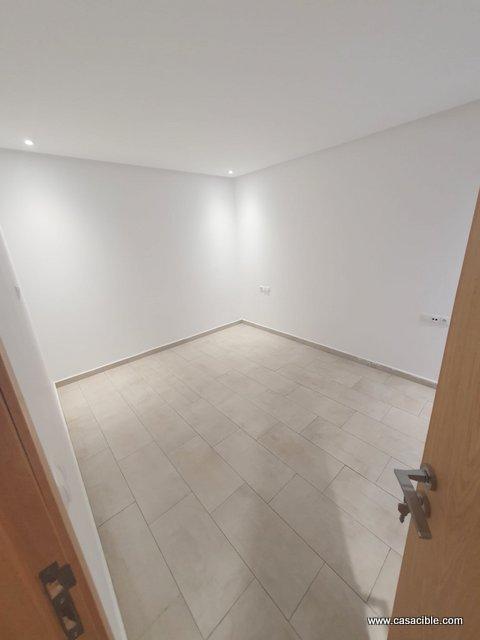 Maarif: studio vide, cuisine équipée et balcon. — 3