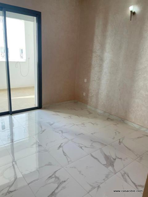 CFC: Appartement vide 2 chambres terrasse. — 3