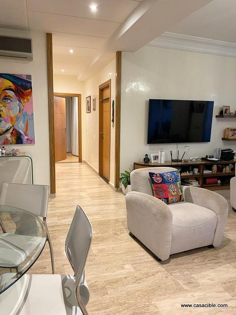 Anfa: appartement vide avec terrasse. — 2
