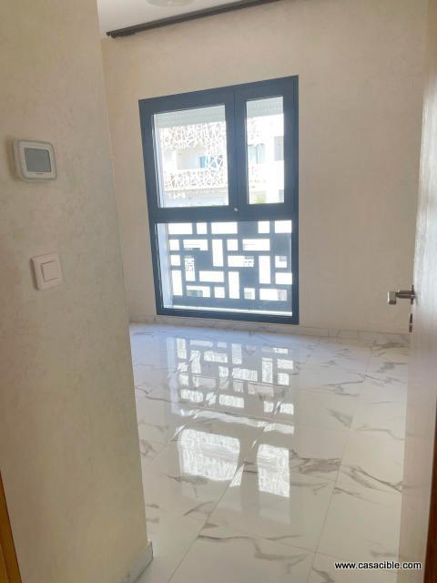 CFC: Appartement vide 2 chambres terrasse. — 5