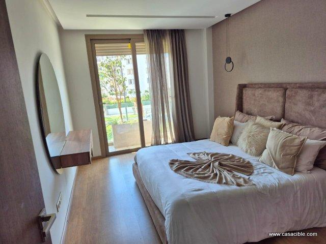 Oasis: studio meublé, balcons. — 4