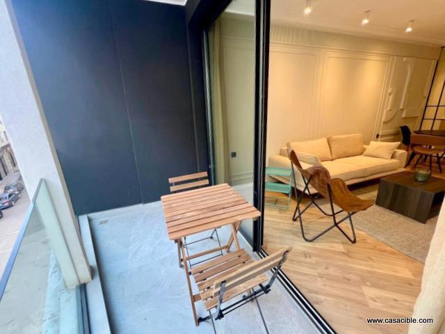 Triangle d'or: studio luxueux, terrasse.