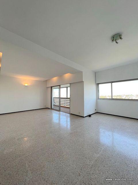 2 Mars: Appartement vide 3 chambres,2 salles de bain. — 2