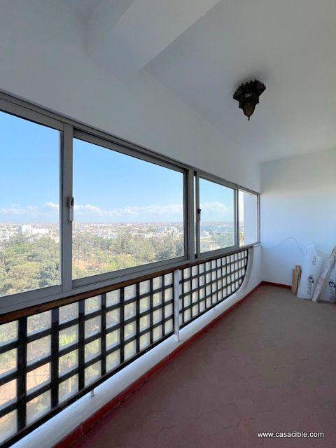2 Mars: Appartement vide 3 chambres,2 salles de bain.