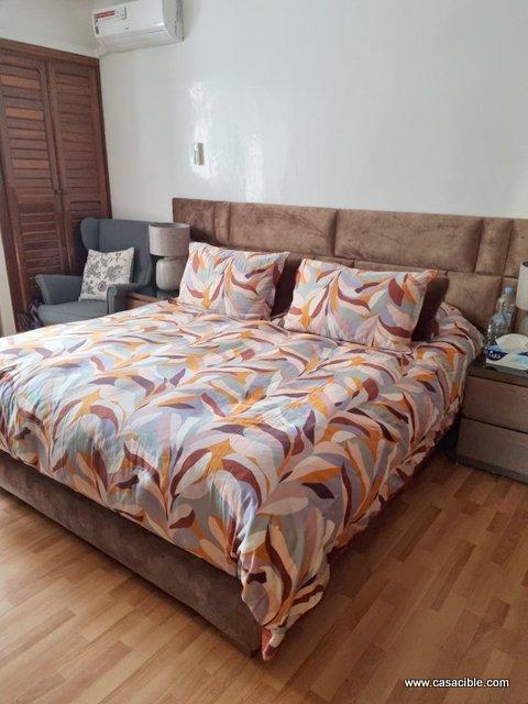 2 Mars: appartement vide 3 chambres, 3 salles de bain. — 3