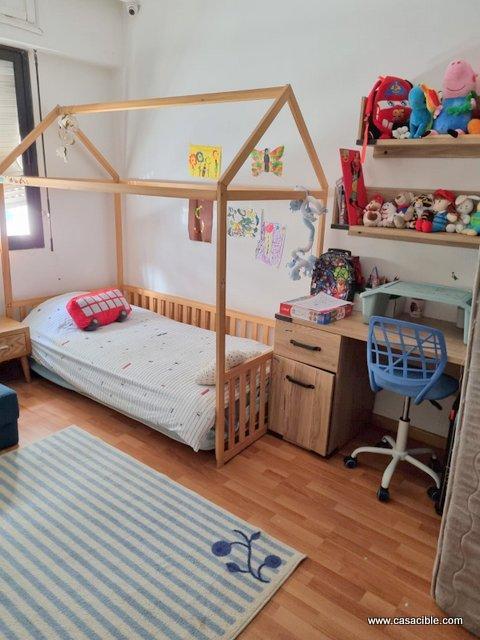 2 Mars: appartement vide 3 chambres, 3 salles de bain. — 6
