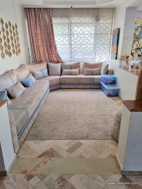 2 Mars: appartement vide 3 chambres, 3 salles de bain. — 2