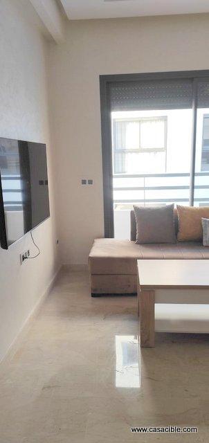 Palmier: studio meublé avec balcon. — 2