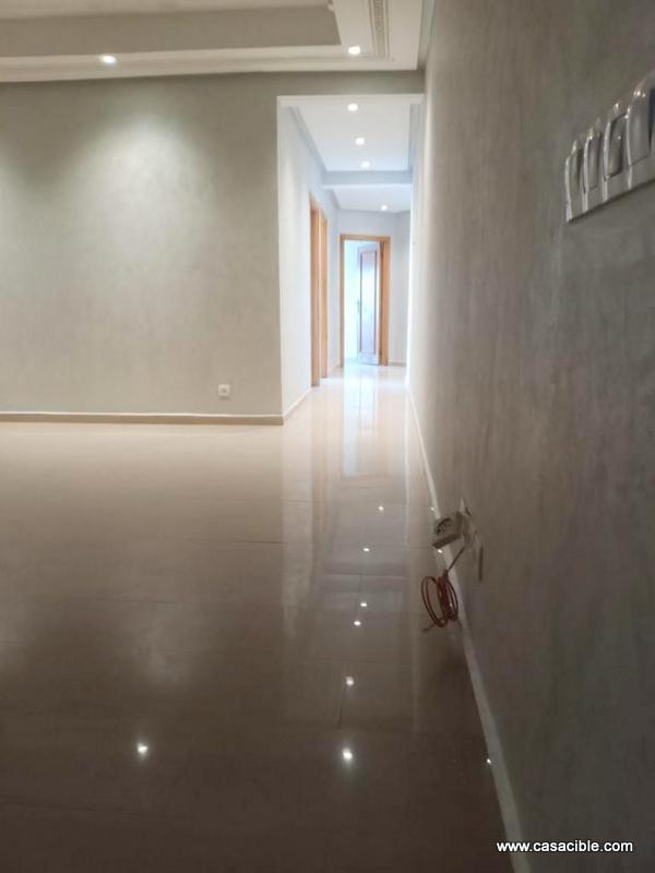 Centre ville: appartement vide 2 chambres. — 3