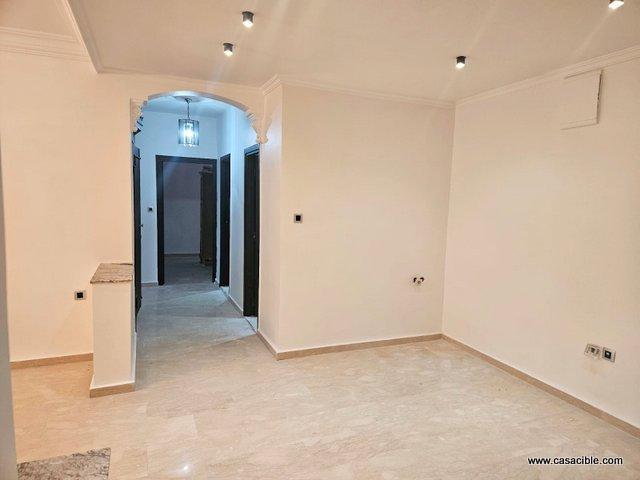 Maarif: appartement vide 3 chambres.
