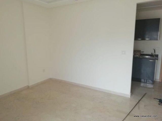 Maarif: Studio meublé HS terrasse. — 2