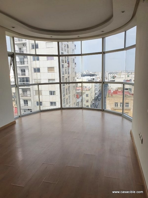 Bd Anfa : Bureau bien aménagé de 167 m²