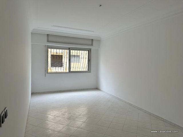 Bourgogne: 2 chambre, balcon. — 2