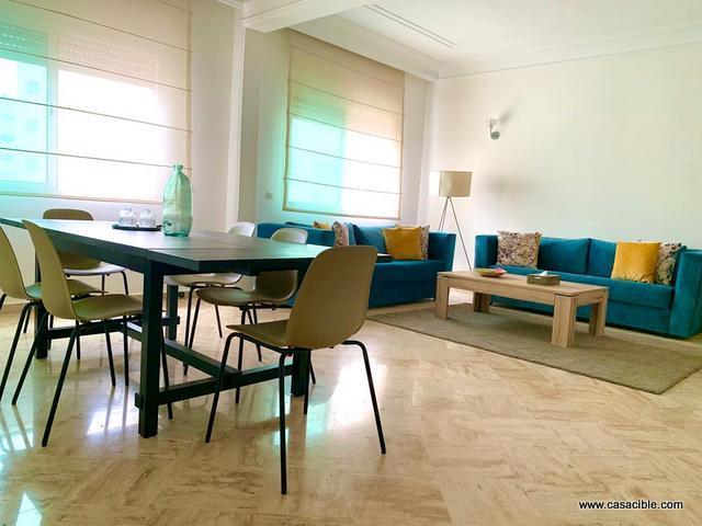 Racine: joli appartement meublé, 2 chambres, salon. — 2