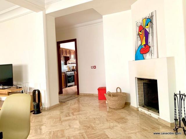Racine: joli appartement meublé, 2 chambres, salon. — 4