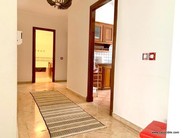 Racine: joli appartement meublé, 2 chambres, salon. — 5