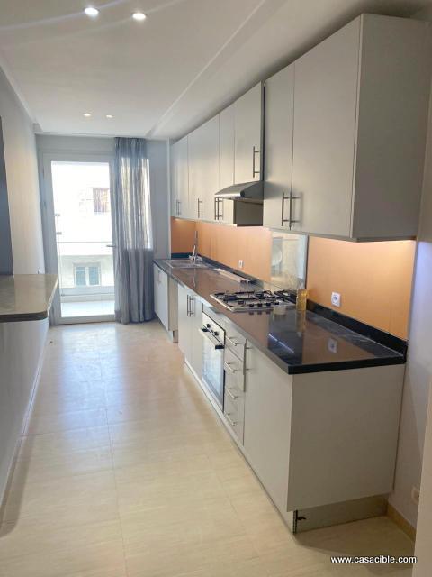 Beauséjour: Appartement vide 3 chambres, balcon. — 6
