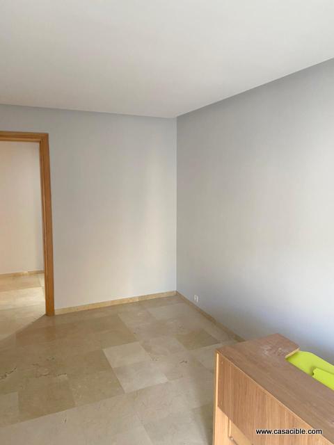 Beauséjour: Appartement vide 3 chambres, balcon. — 5
