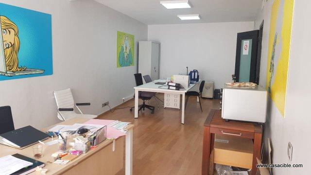 Racine: Plateau bureau professionnel cloisonné climatisé. — 3