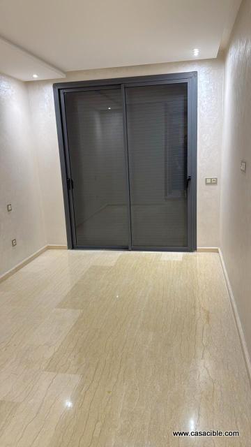Studio 61 m² à Oulfa — 2